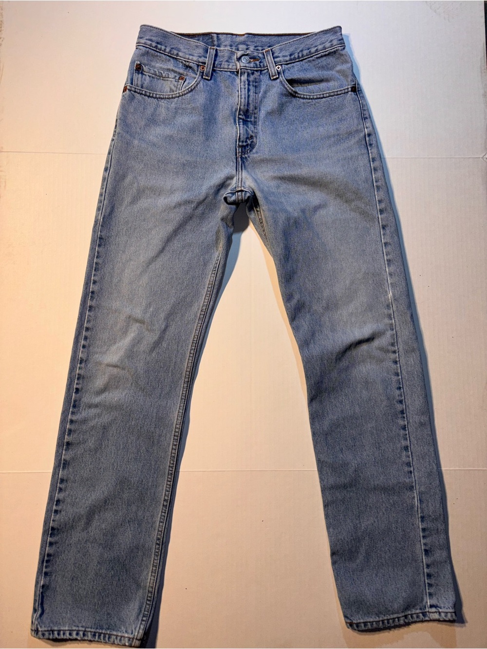 Vtg Levi’s 505 Regular Fit Straight Leg 90’s Y2K Light Wash Denim Jeans 31x32